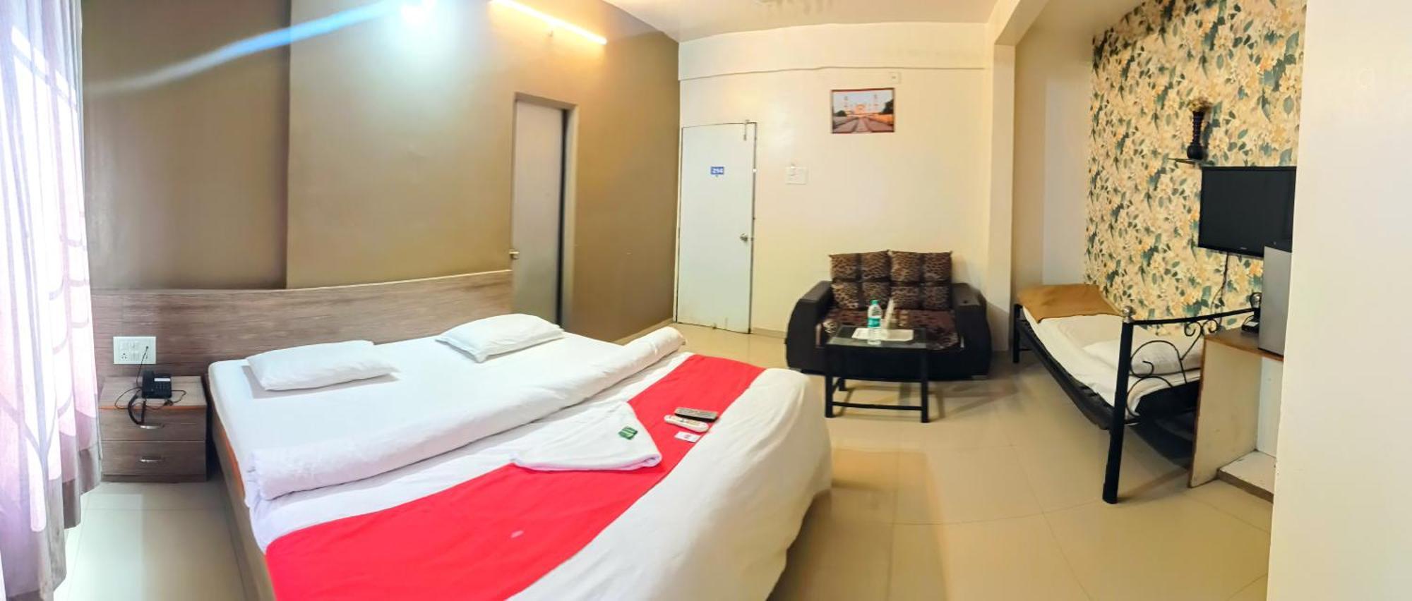 Hotel Royal Regency Aurangabad  Exterior photo